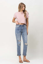Load image into Gallery viewer, Distressed Stretch Boyfriend Jeans
