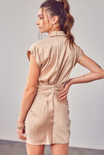 Load image into Gallery viewer, Collar Button Up Front Tie Dress
