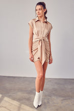 Load image into Gallery viewer, Collar Button Up Front Tie Dress
