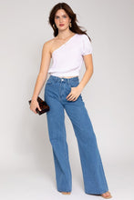 Load image into Gallery viewer, White One Shoulder Top
