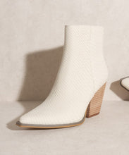 Load image into Gallery viewer, Sonia - Western Ankle Boots
