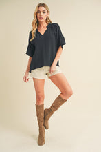 Load image into Gallery viewer, Tes 3/4 Sleeve Ruffle Top
