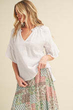 Load image into Gallery viewer, Tes 3/4 Sleeve Ruffle Top
