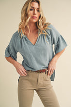 Load image into Gallery viewer, Tes 3/4 Sleeve Ruffle Top
